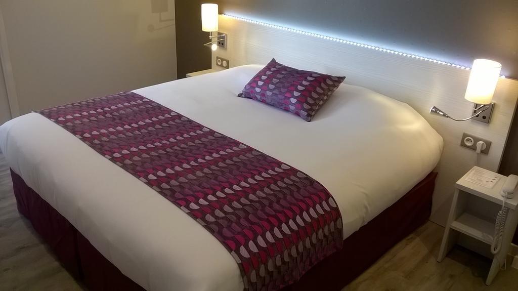 Contact Hotel Du Cerf ชาโต-กงติเยร์ ห้อง รูปภาพ