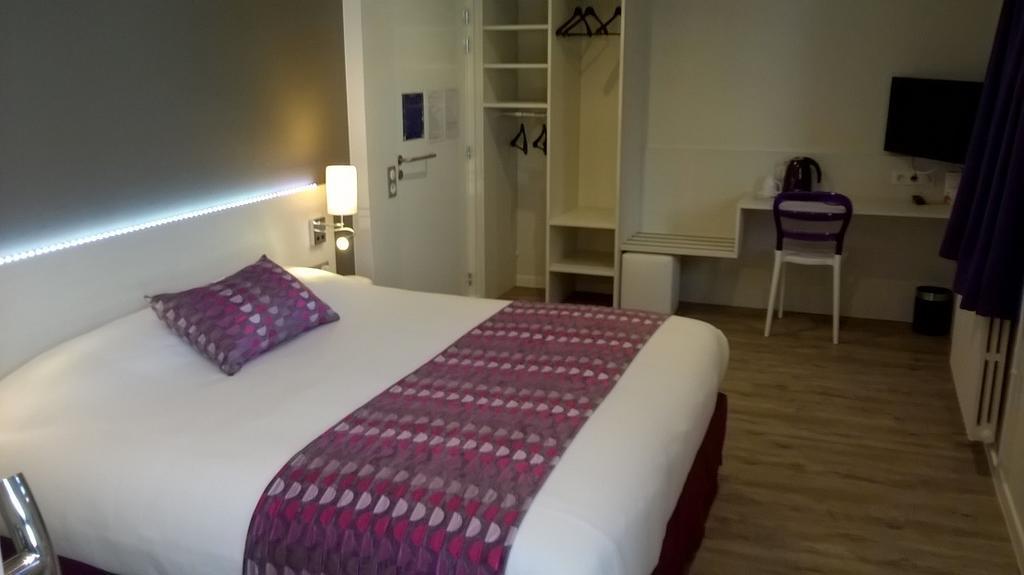 Contact Hotel Du Cerf ชาโต-กงติเยร์ ห้อง รูปภาพ